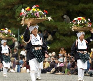 白川女献花列